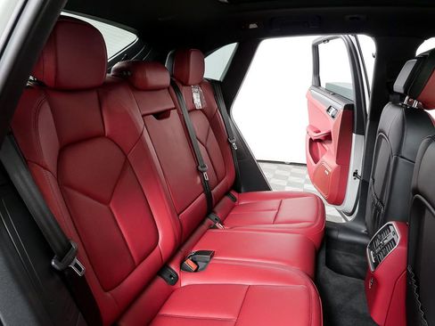 New 2026 Porsche Macan S image 23