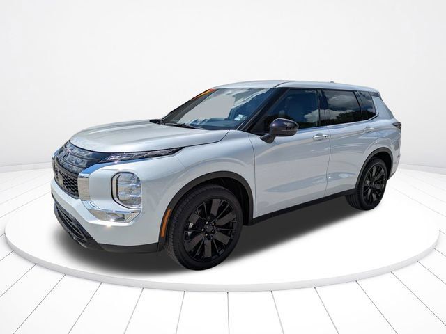 New 2026 Mitsubishi Outlander LE FWD image 8