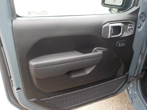 New 2026 Jeep Gladiator Sport AWD/4WD image 15
