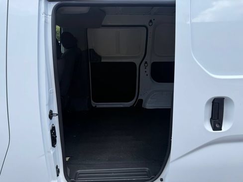 Used 2021 Nissan NV200 SV w/ Back Door Glass Package FWD image 11