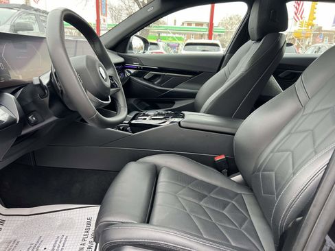 Used 2024 BMW 530i xDrive w/ Premium Package image 20