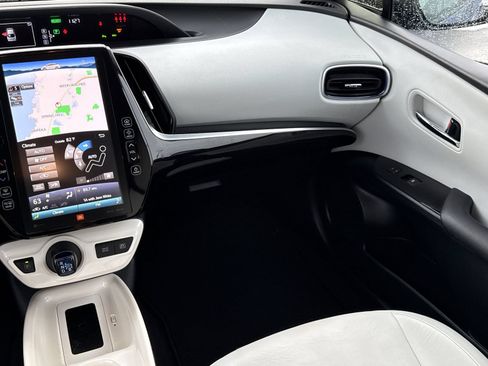 Used 2018 Toyota Prius Four Touring w/ Premium Convenience Package FWD image 20