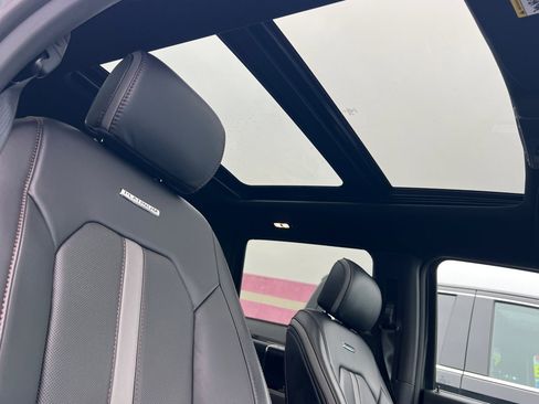 Used 2019 Ford F150 Platinum w/ Equipment Group 701A Luxury image 21