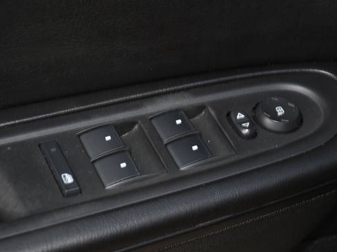 Used 2017 Chevrolet Traverse LT image 10