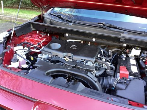 Used 2019 Toyota RAV4 LE image 20