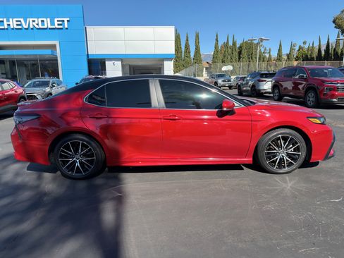Used 2023 Toyota Camry SE w/ Convenience Package image 10