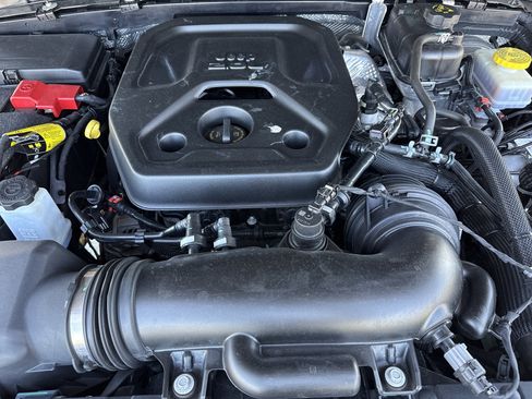 Used 2024 Jeep Wrangler Sport S image 32