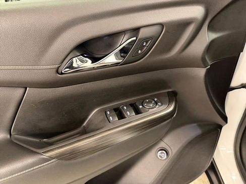 Used 2020 GMC Acadia SLT image 12