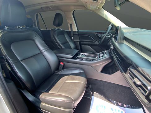 Used 2023 Lincoln Aviator AWD w/ Premium Package image 24