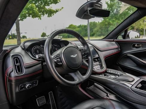 Used 2021 Aston Martin DBX AWD/4WD image 2