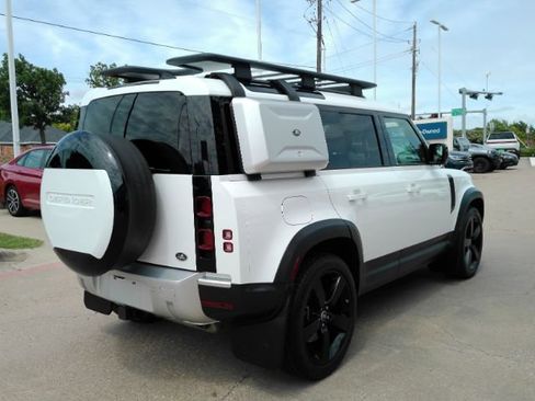 Used 2023 Land Rover Defender 110 SE AWD/4WD image 8