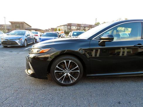 Used 2018 Toyota Camry SE image 33