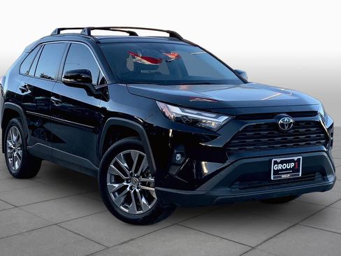 Used 2025 Toyota RAV4 XLE Premium FWD image 3