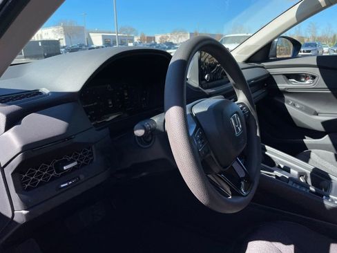 Certified 2025 Honda Accord SE image 27