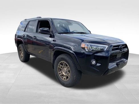 Used 2023 Toyota 4Runner SR5 image 5