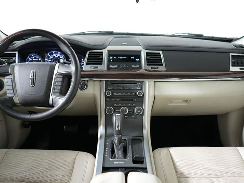 Used 2011 Lincoln MKS FWD image 10