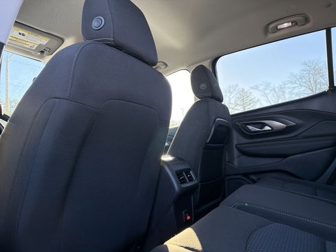 Used 2022 GMC Terrain SLE w/ Driver Convenience Package image 28