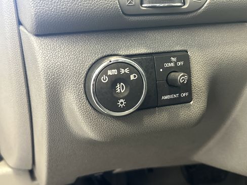 Used 2016 Chevrolet Traverse LT image 21