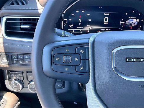 Used 2024 GMC Yukon Denali w/ Max Trailering Package AWD/4WD image 11