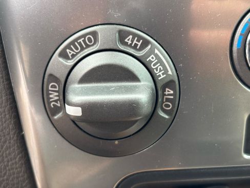 Used 2015 Nissan Armada Platinum w/ Platinum Reserve Package AWD/4WD image 28