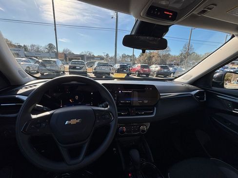 Used 2025 Chevrolet TrailBlazer LT image 33