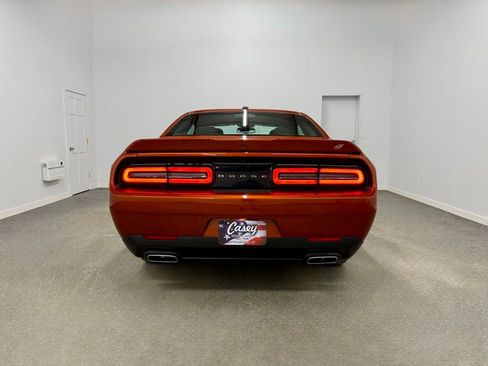 Used 2022 Dodge Challenger SXT image 10