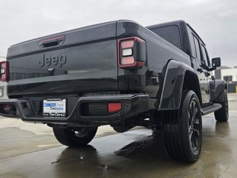 Used 2022 Jeep Gladiator Overland image 5