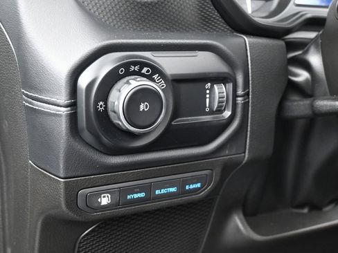 Used 2024 Jeep Wrangler Unlimited Rubicon 4xe image 15