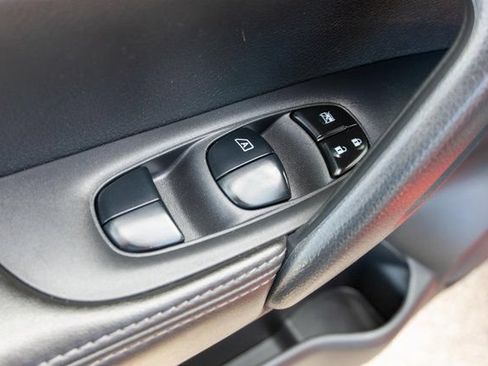 Used 2022 Nissan Rogue Sport S AWD/4WD image 17