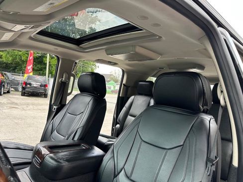Used 2013 GMC Yukon XL Denali RWD image 31