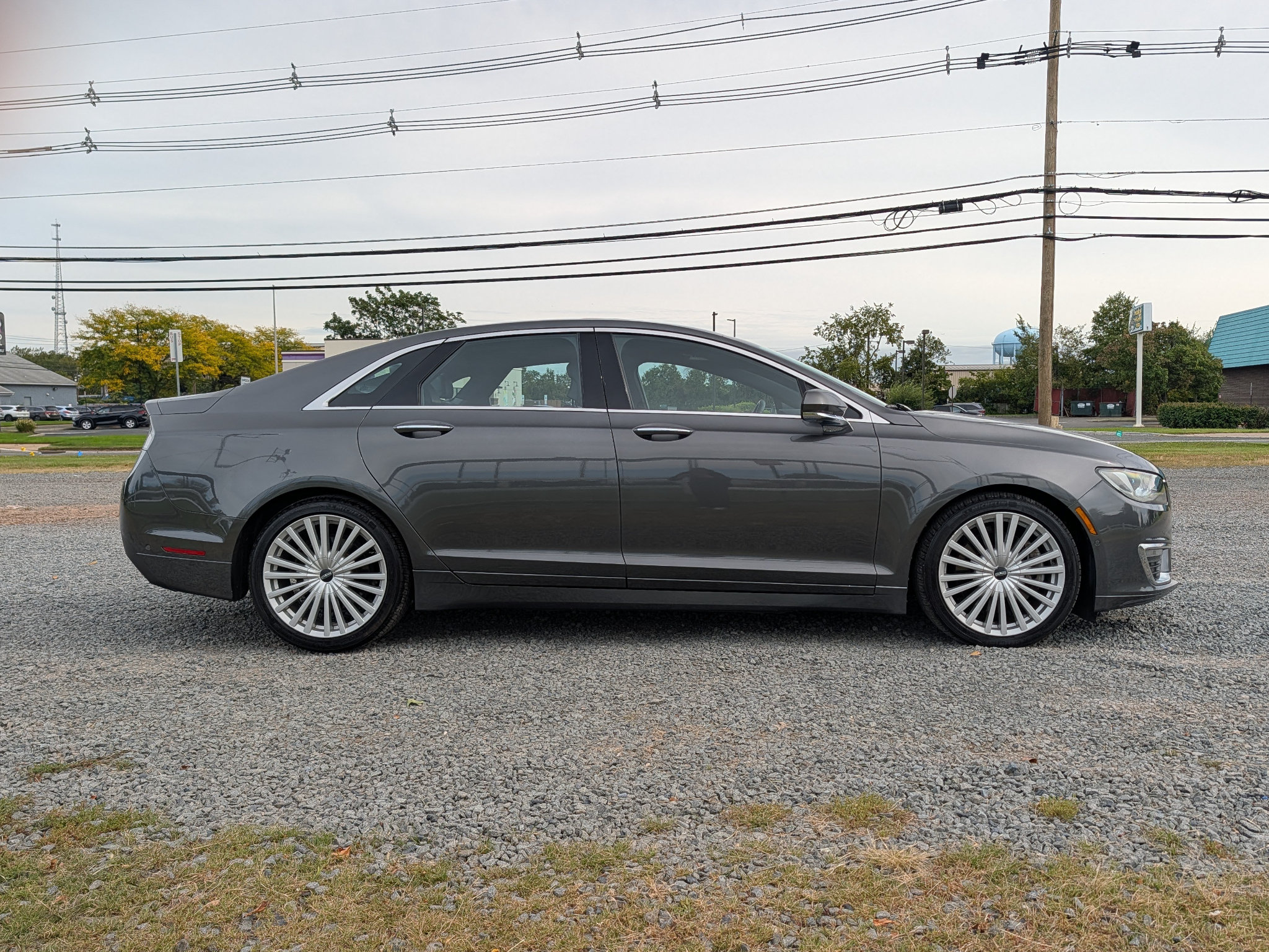 Used 2017 Lincoln MKZ Reserve w/ Technology Package AWD/4WD image 4