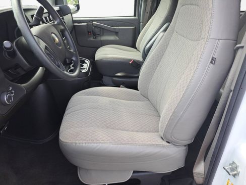 Used 2024 Chevrolet Express 3500 LT w/ LT Preferred Equipment Group RWD image 9