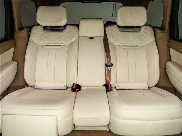 Used 2024 Land Rover Range Rover SV AWD/4WD image 19