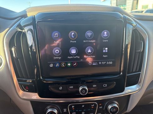 Used 2020 Chevrolet Traverse LT image 25