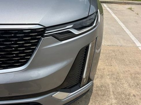 Used 2025 Cadillac XT6 Luxury FWD image 11