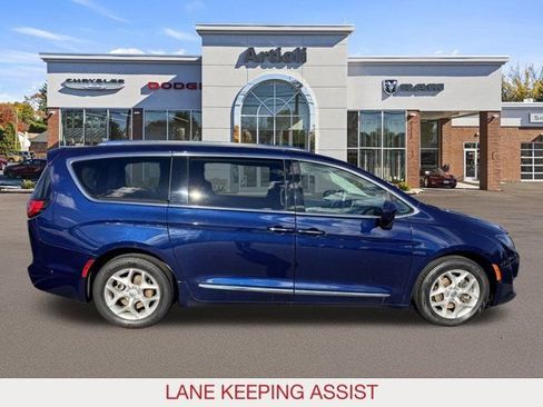 Certified 2019 Chrysler Pacifica Touring-L Plus w/ Advanced Safetytec Group image 7