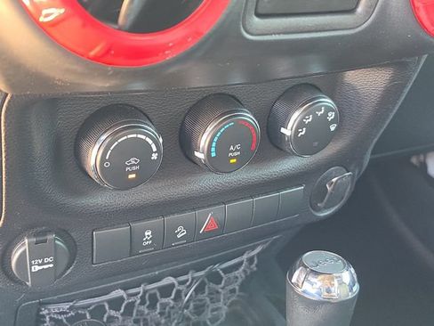 Used 2016 Jeep Wrangler Sport w/ Connectivity Group AWD/4WD image 19
