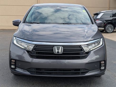Used 2021 Honda Odyssey Touring image 2