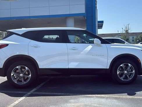 Used 2025 Chevrolet Blazer LT FWD image 8