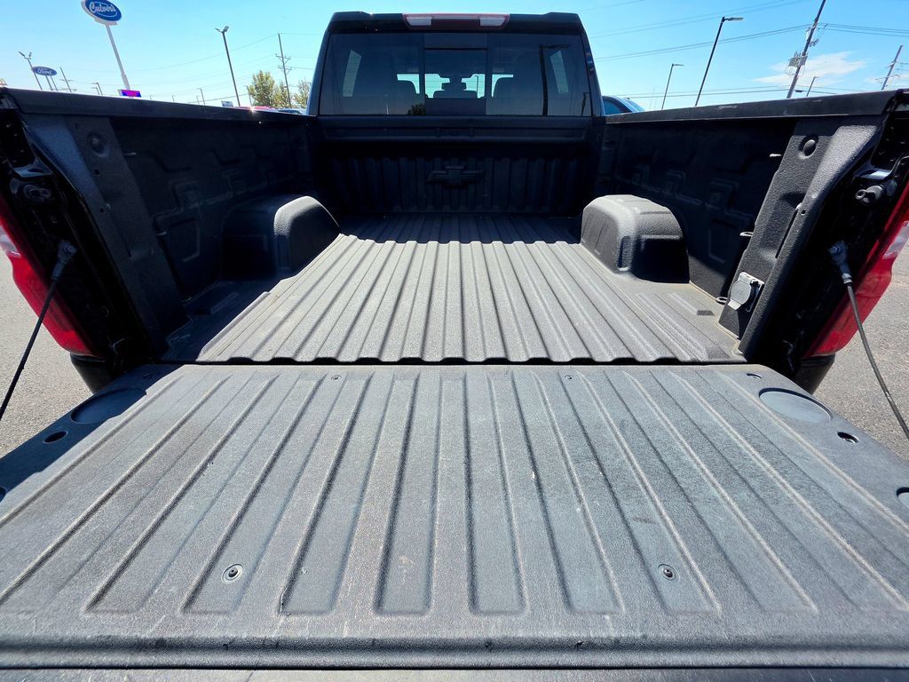 Used 2019 Chevrolet Silverado 1500 LTZ AWD/4WD image 8