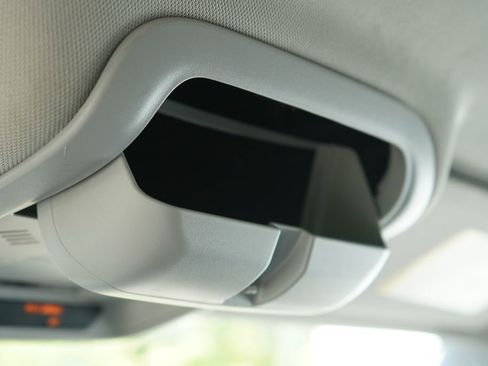 Used 2019 Chevrolet Equinox LT FWD image 24
