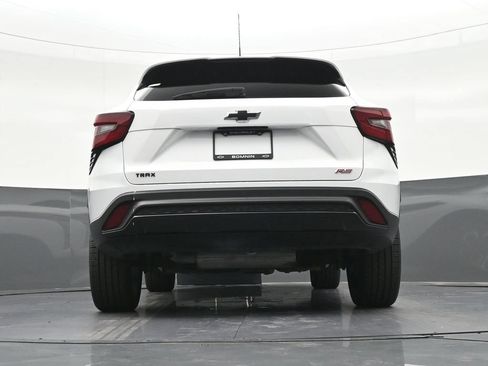 Used 2025 Chevrolet Trax RS w/ Driver Confidence Package FWD image 26