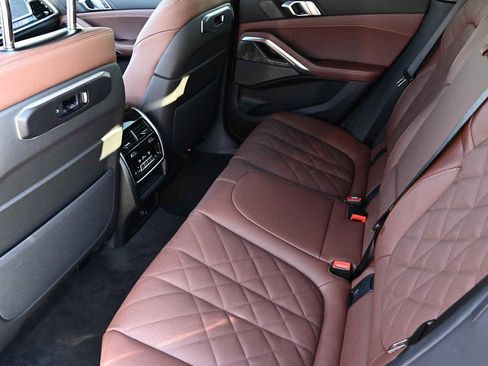New 2026 BMW X6 xDrive40i w/ Climate Comfort Package image 7