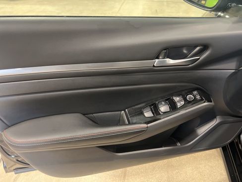 Certified 2024 Nissan Altima 2.5 SR w/ SR Premium Package image 7