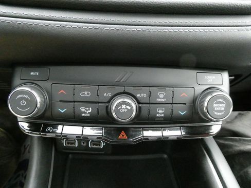 Used 2022 Dodge Durango SXT w/ Trailer Tow Group IV image 29