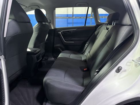 Used 2015 Toyota RAV4 XLE AWD/4WD image 28