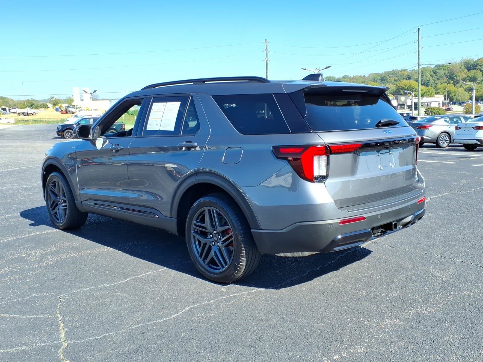 Certified 2025 Ford Explorer ST-Line w/ Premium Package AWD/4WD image 5