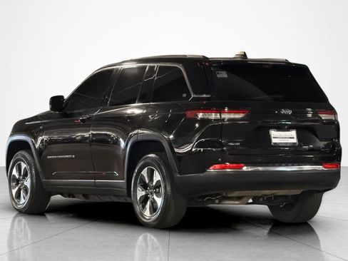 Used 2022 Jeep Grand Cherokee Limited 4xe w/ Luxury Tech Group II AWD/4WD image 3