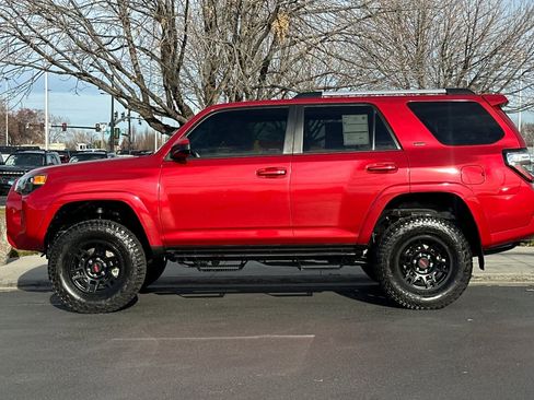Used 2023 Toyota 4Runner SR5 image 5