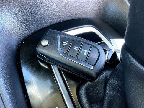 Used 2025 Toyota Corolla LE FWD image 14